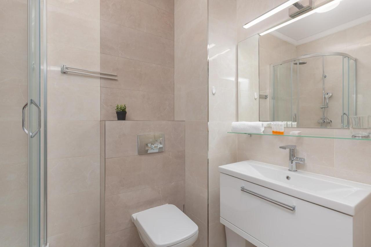 Dzielna Apartment Warsaw Wola By Noclegi Renters מראה חיצוני תמונה